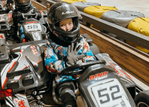 Sėdam į kartingą ir lekiam į gimtadienio linksmybes
